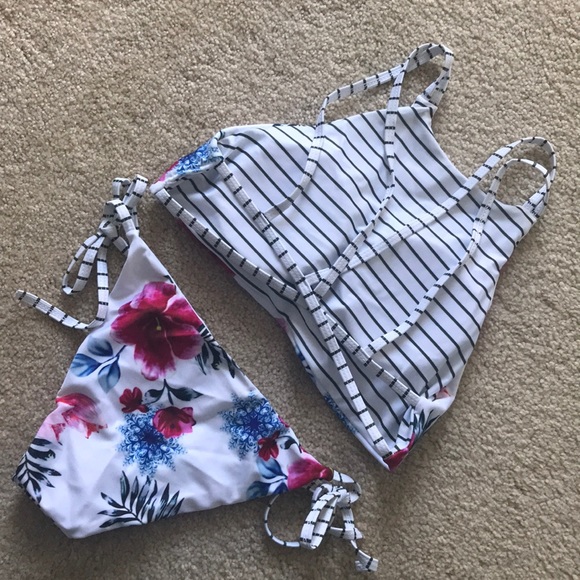 🌸NEW!! Adorable High Neck Bikini! - Picture 4 of 4